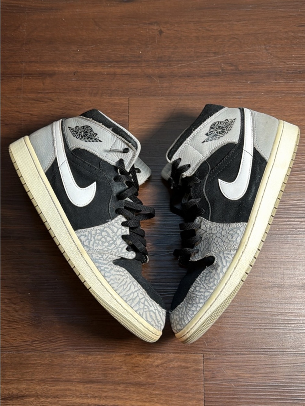 Nike Air Jordan 1 Mid SE "Elephant Toe" sneakers